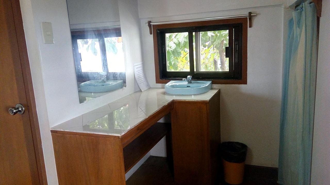 Peria Seafront Pensione Roxas  Luaran gambar